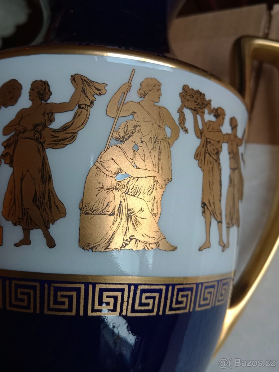 Krasná stará porcelánová zdobená amfora, - 9