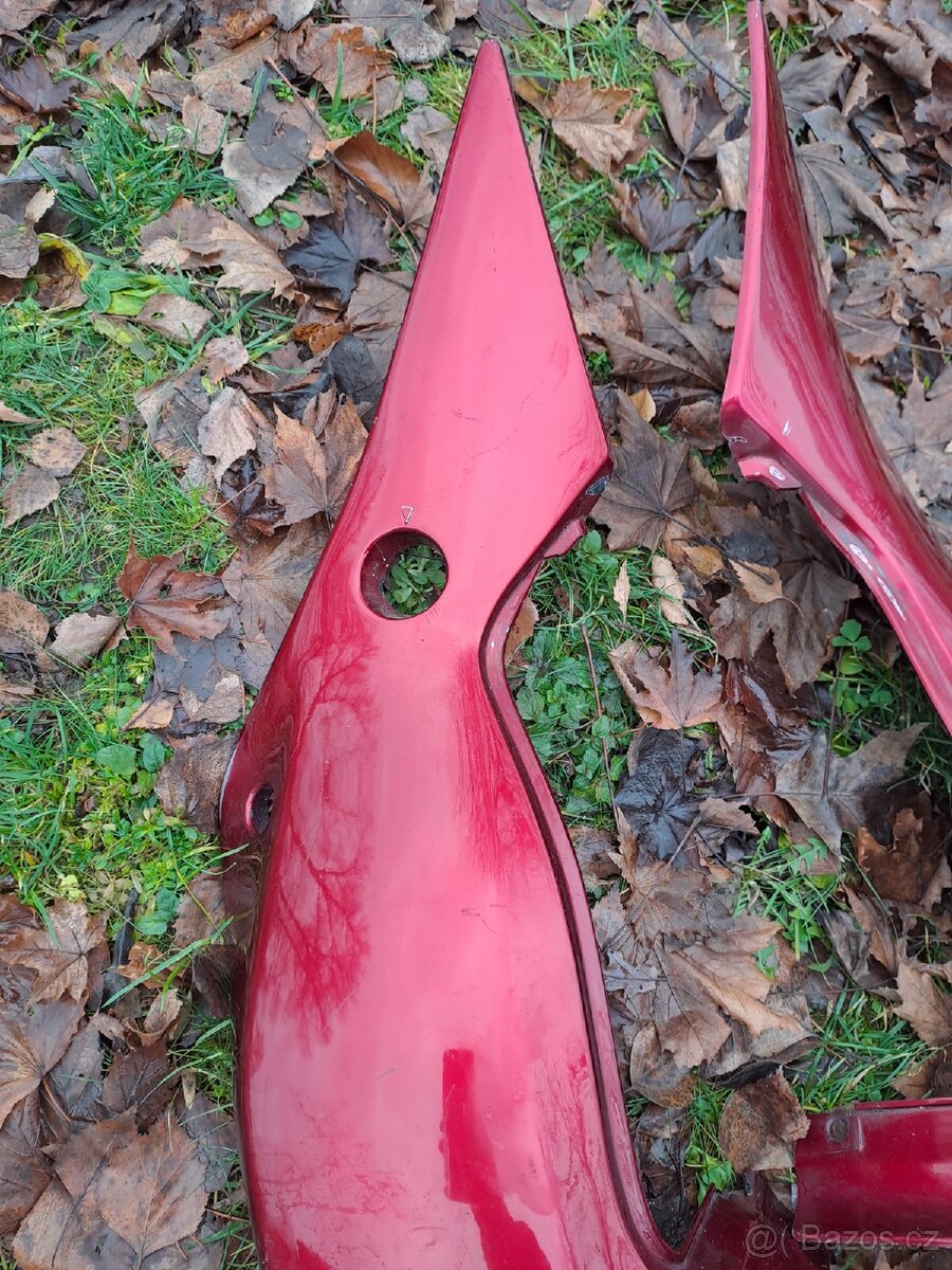 Zadní, boční podsedlove plasty Kawasaki ZXR 750J - 9