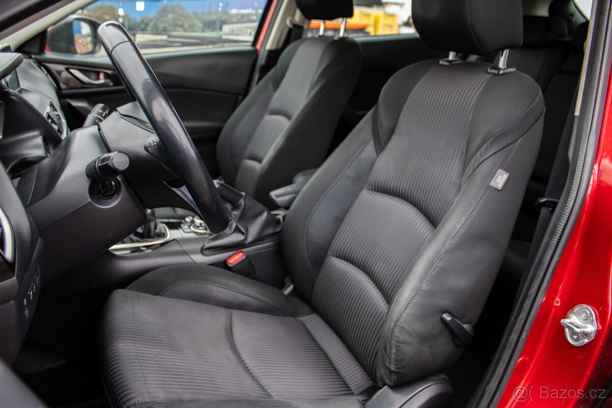 Prodám ojeté osobní auto Mazda 3 Hatchback 2015 - 9