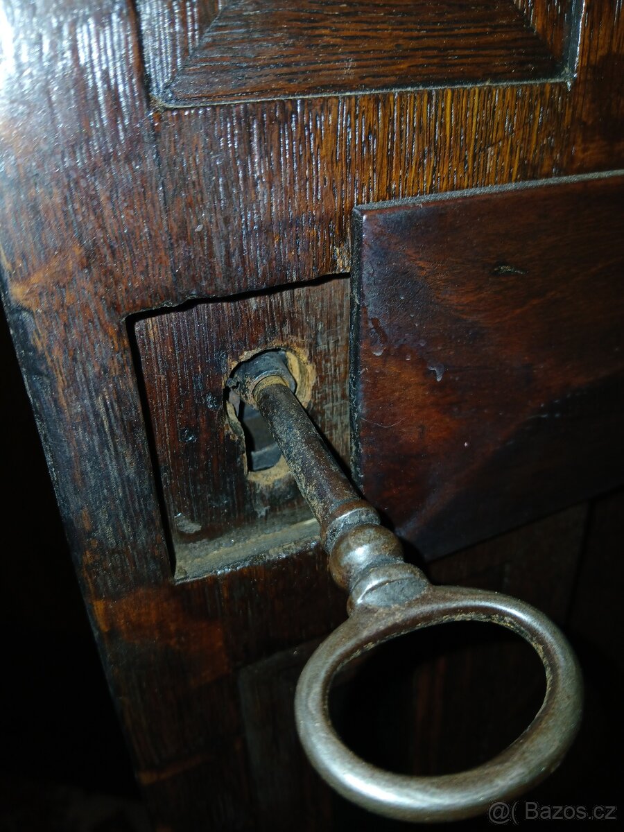 Elegantní a vysoce kvalitní skříňka na polštář z provincie G - 9