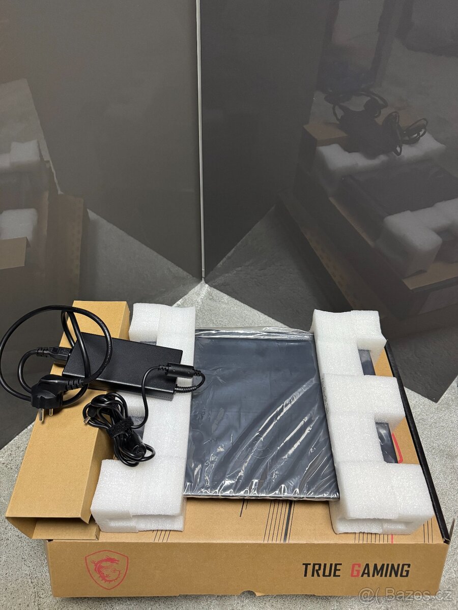 Nový MSI Katana GF66 11UE NEPOUŽITÝ - 9