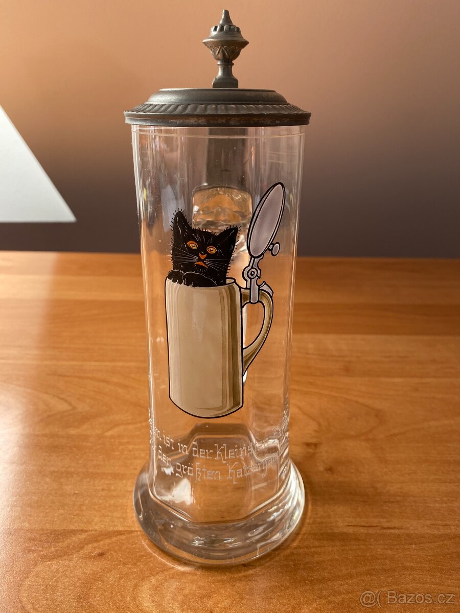 Sběratel nabízí staré korbele s cínovými víčky - 9