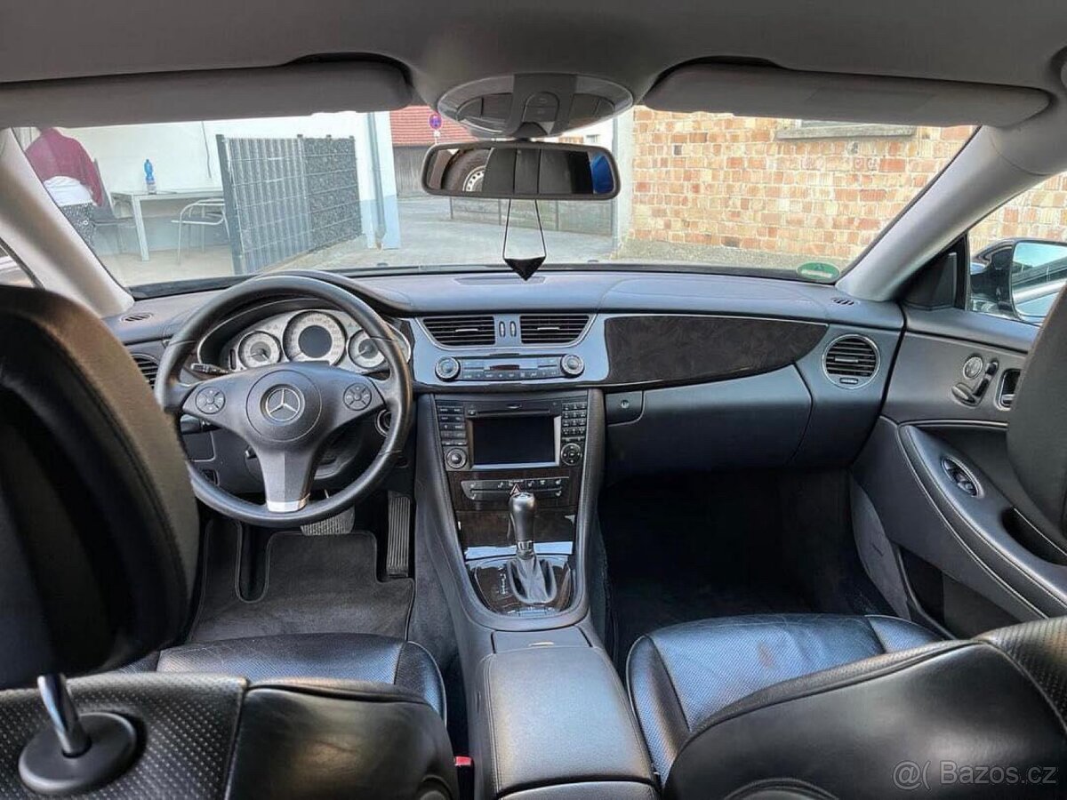 Mercedes Benz CLS500 - 9