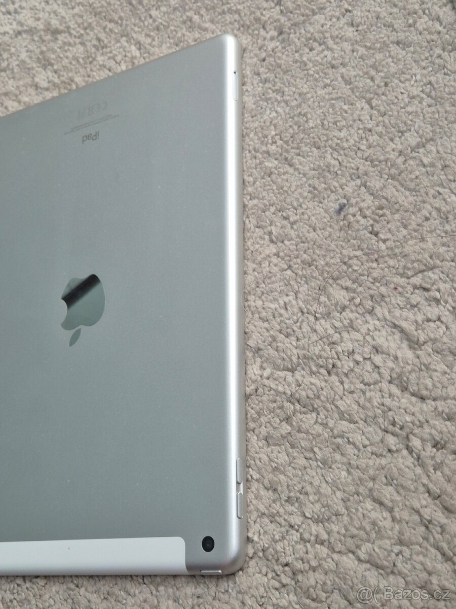 Apple iPad 7. generace 32gb Wi-Fi + Cellular - 9