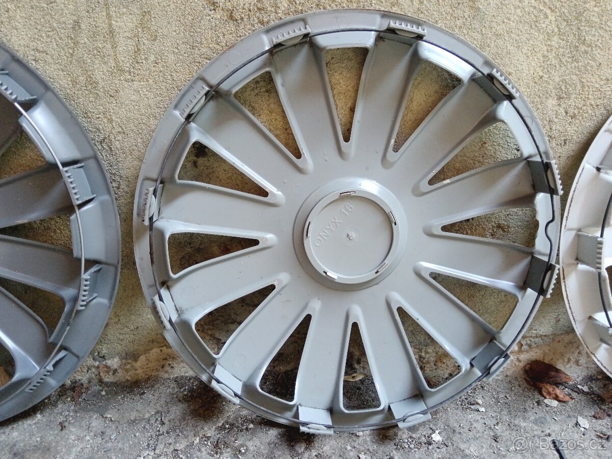 Univerzální poklice r 16 - 9