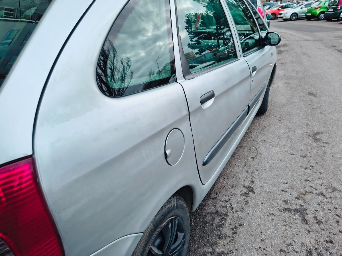 PRODÁM Xsara Picasso 1.6 ČTĚTE POPIS - 9