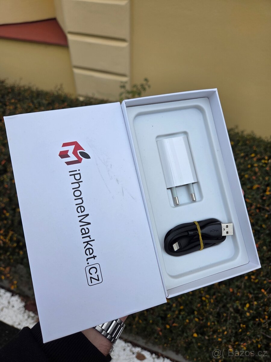 Apple iPhone 8 64GB černý - 9