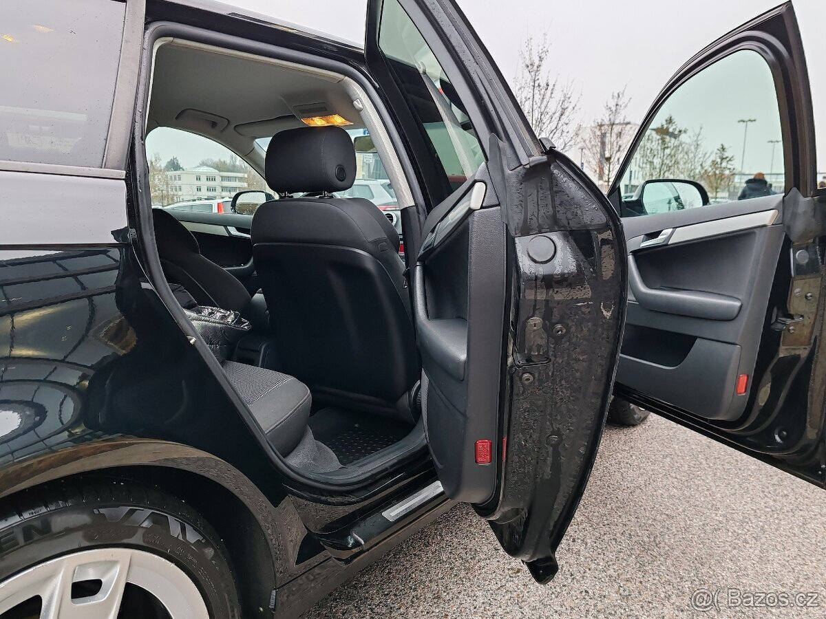 Audi A3 Sportback rok 2011 1.4 Tfsi 92kW benzín 132000km - 9