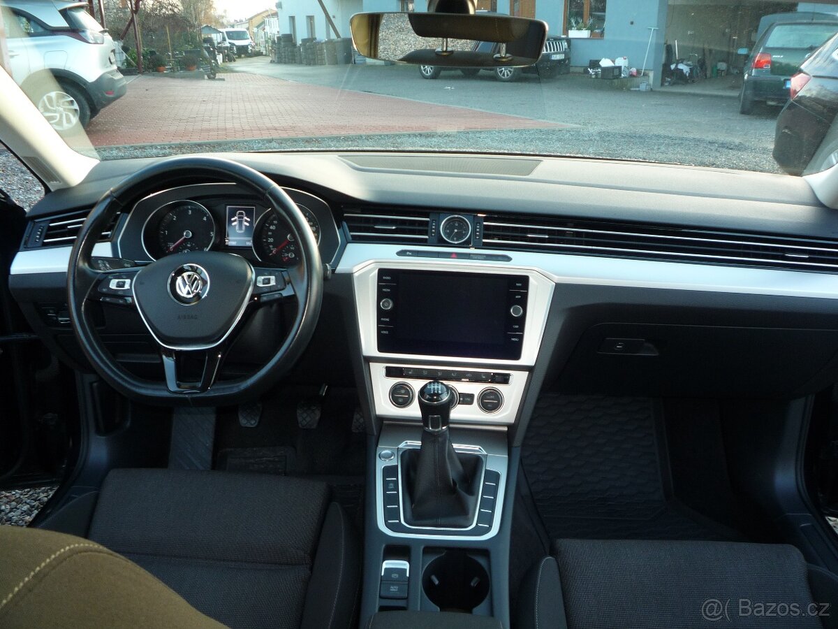 VW PASSAT B8 VARIANT 2,0 TDI 110 KW/PLNÁ VÝAVA/STK:5/27 - 9