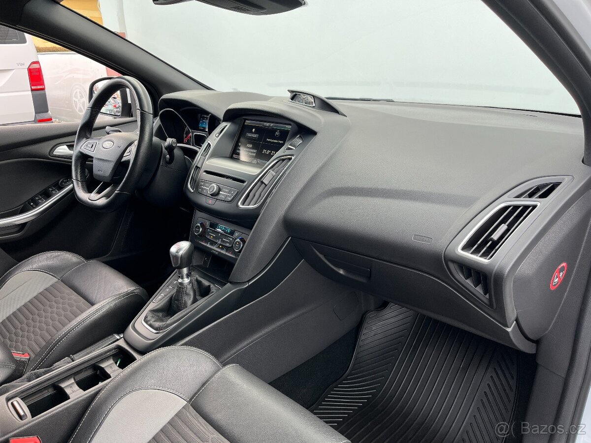 Ford Focus ST 2,0 250PS, 1.Maj,Zachovalý - 9