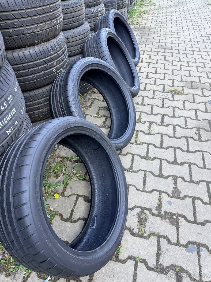 225/40/19 Bridgestone DOT 24 - 9