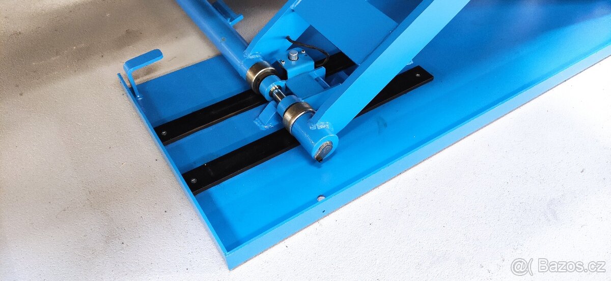 Nůžkový mobilní zvedák 3000 kg/ 1m ZÁRUKA - 9