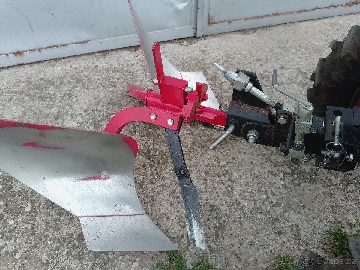 Vari malotraktor,motor Jikov,držáky,závaží,pluh,těleso TOP - 9