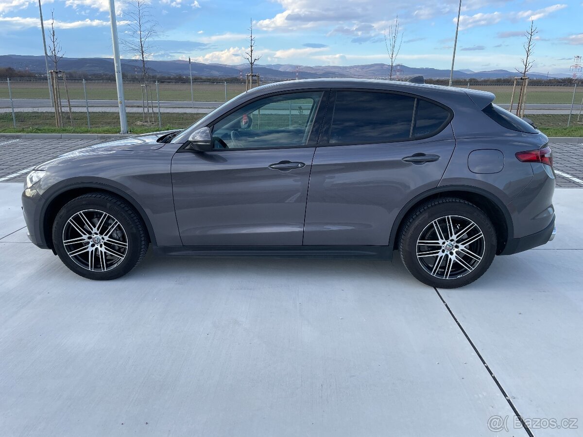 Alfa Romeo Stelvio 2.2 JTD 118kw Automat - 9