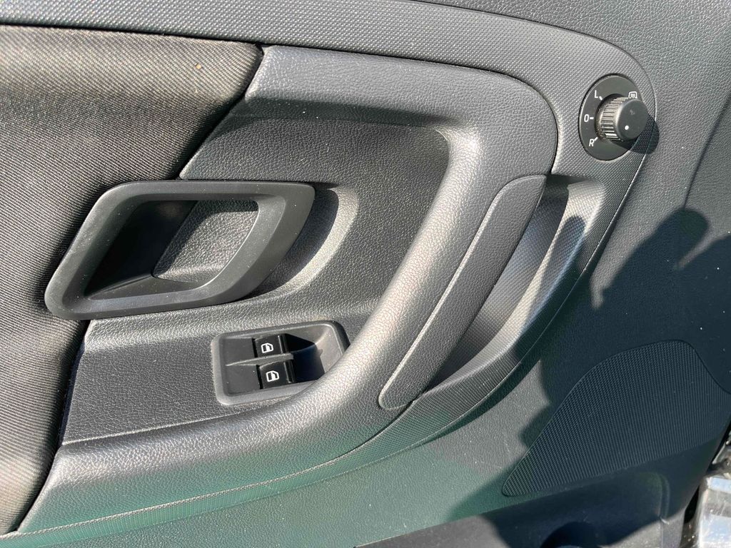 Škoda Fabia 1.6 TDI Digi A/C - 9