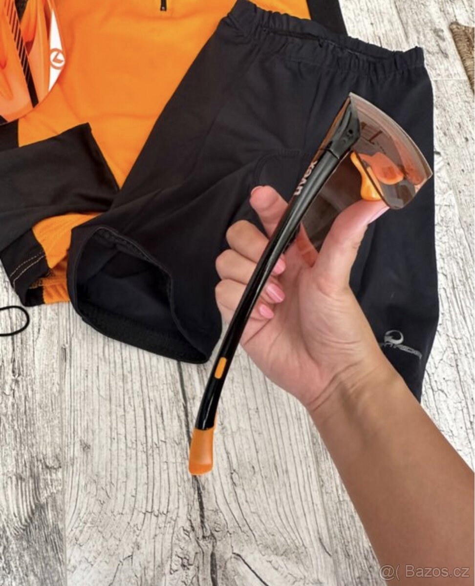 Set na cyklistiku přilba Kellys, brýle Uvex a dres - 9