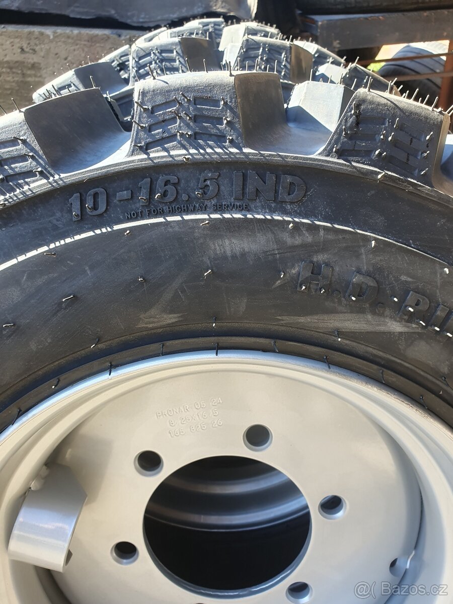 Kola UNC - Novotný- Locust - 9