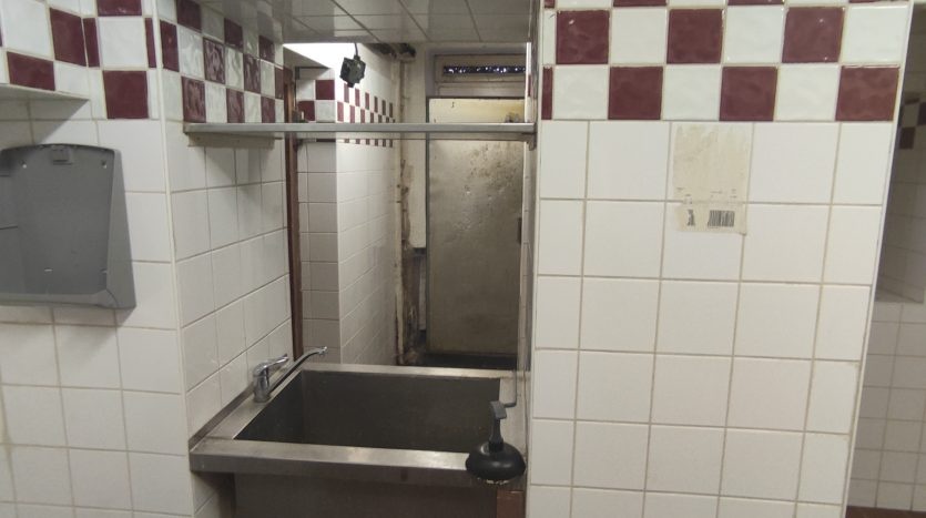 Nabízíme k prodeji komerční prostor v Ostravě - 9