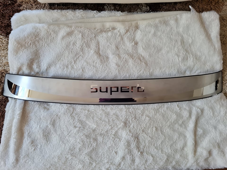 Lišta na kufor naraznik pre ŠKODA / VW - 9