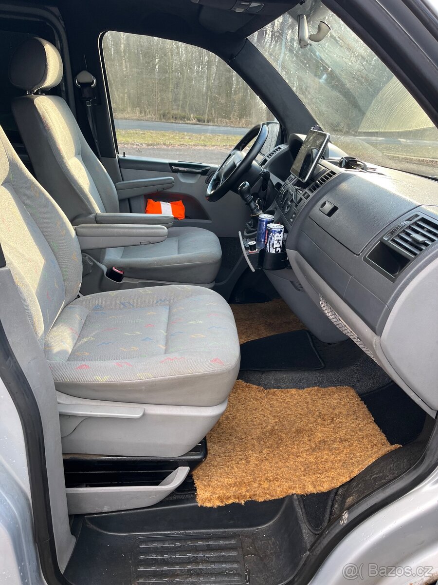 VW T5 1.9 TDi 77 kW Klima 5 mist - 9
