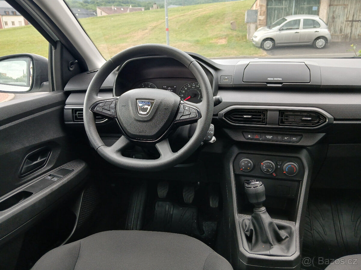 Dacia Sandero 1.0Tce jen 30.000 Km nová STK - 9