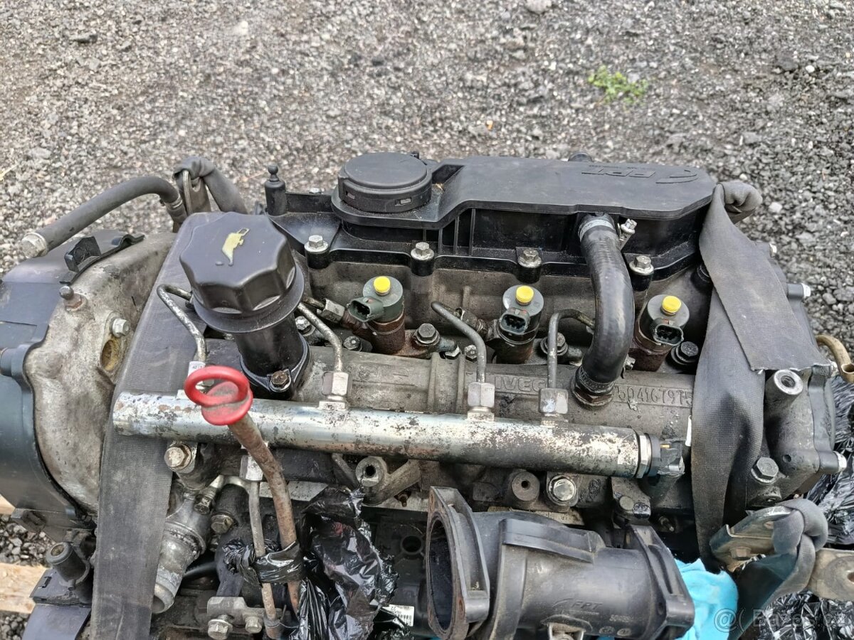 Prodám iveco daily 2012 2,3 93 kw a motor - 9