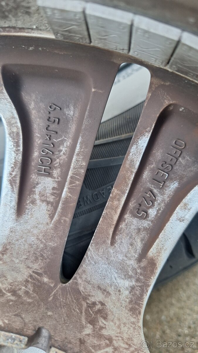 Alu kola Kia 16" 5x114,3 letní pneu 225/70 R16 6-7mm - 9