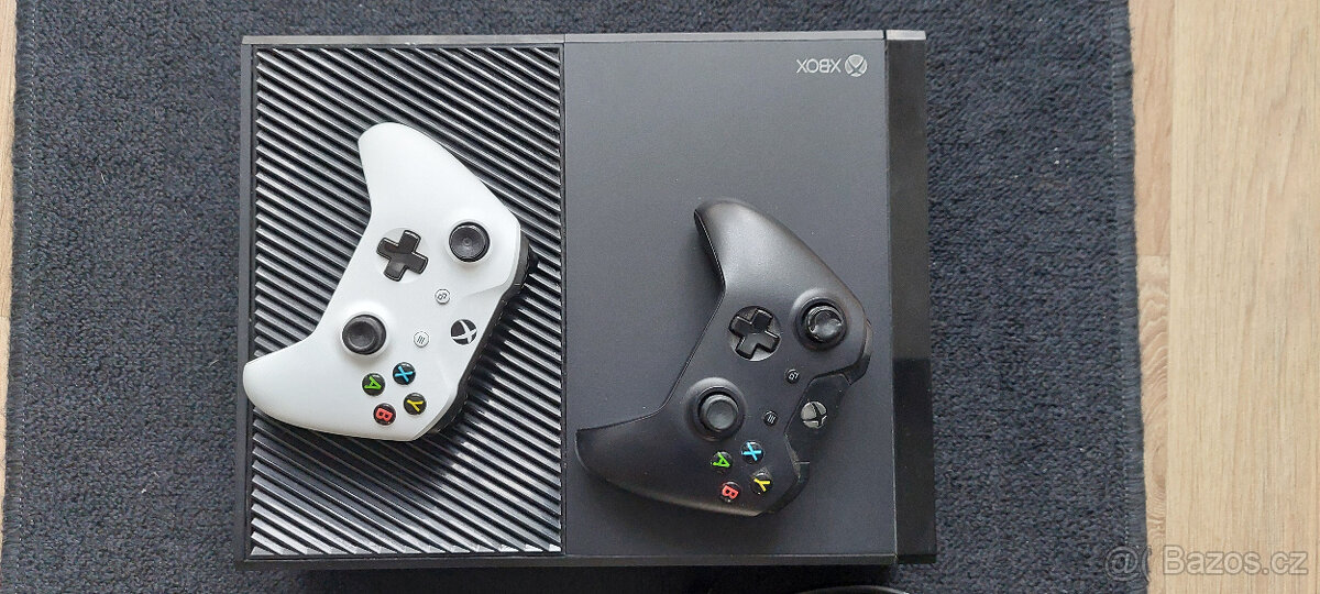Microsoft Xbox One X 1TB,2x ovladač - 9