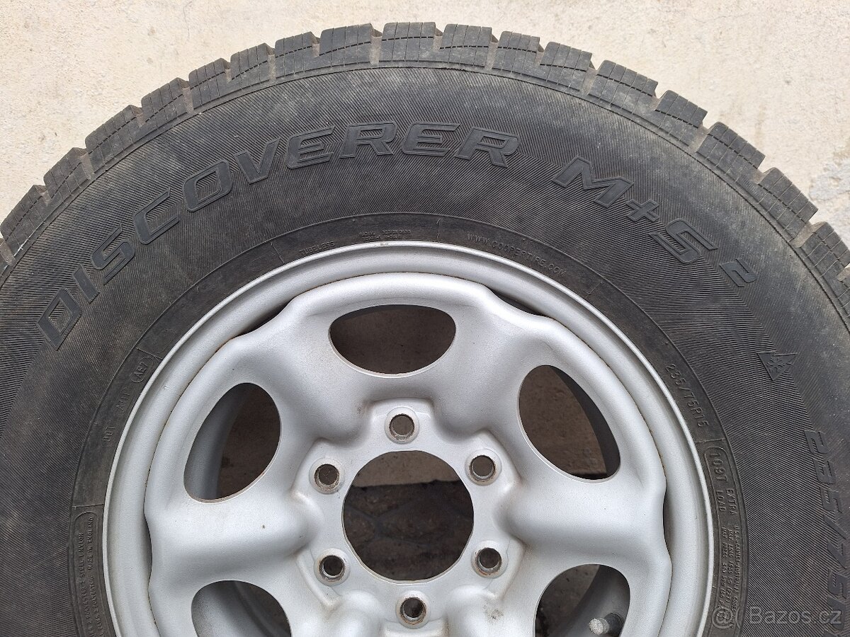 pneu 235/75 R15 - 9