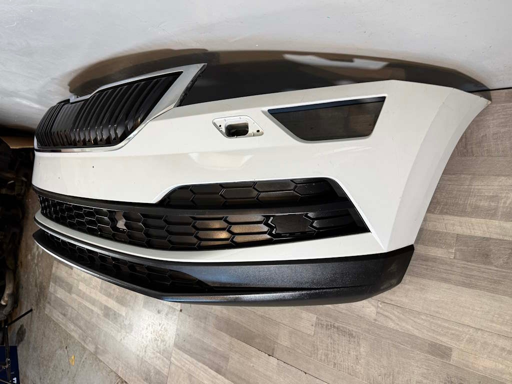 ŠKODA KAROQ - 2017-2020 - 57A - nárazník OST + maska - 9