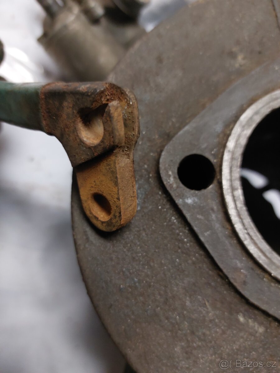 Uklid - dily ČZ a perak 350 - 9