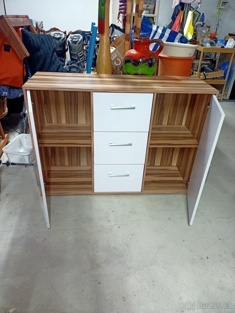 Prodám 2 x hezké moderní komody - 9