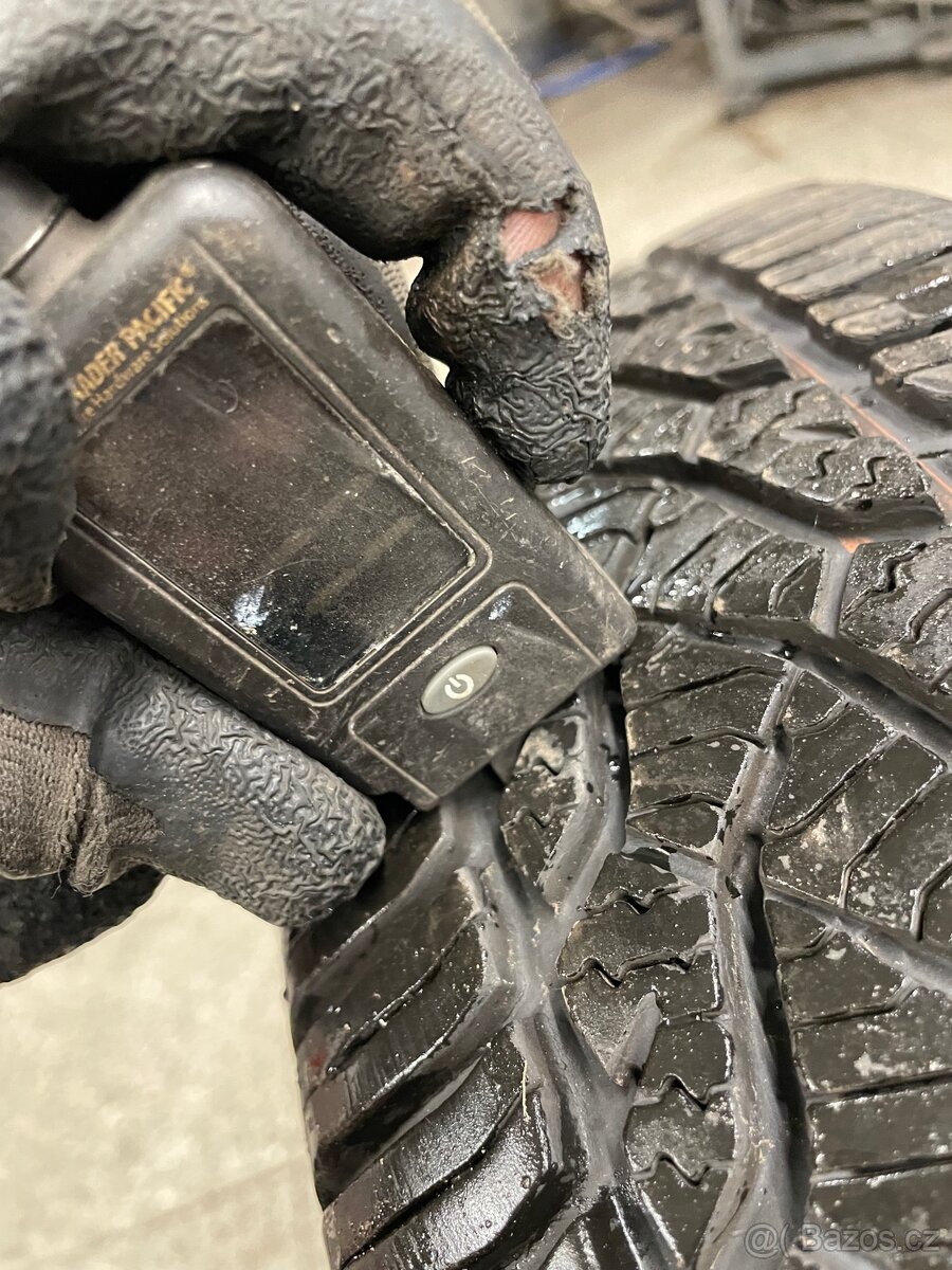 Sada Plechových disků Hyundai Getz R14 s celoročními pneu - 9