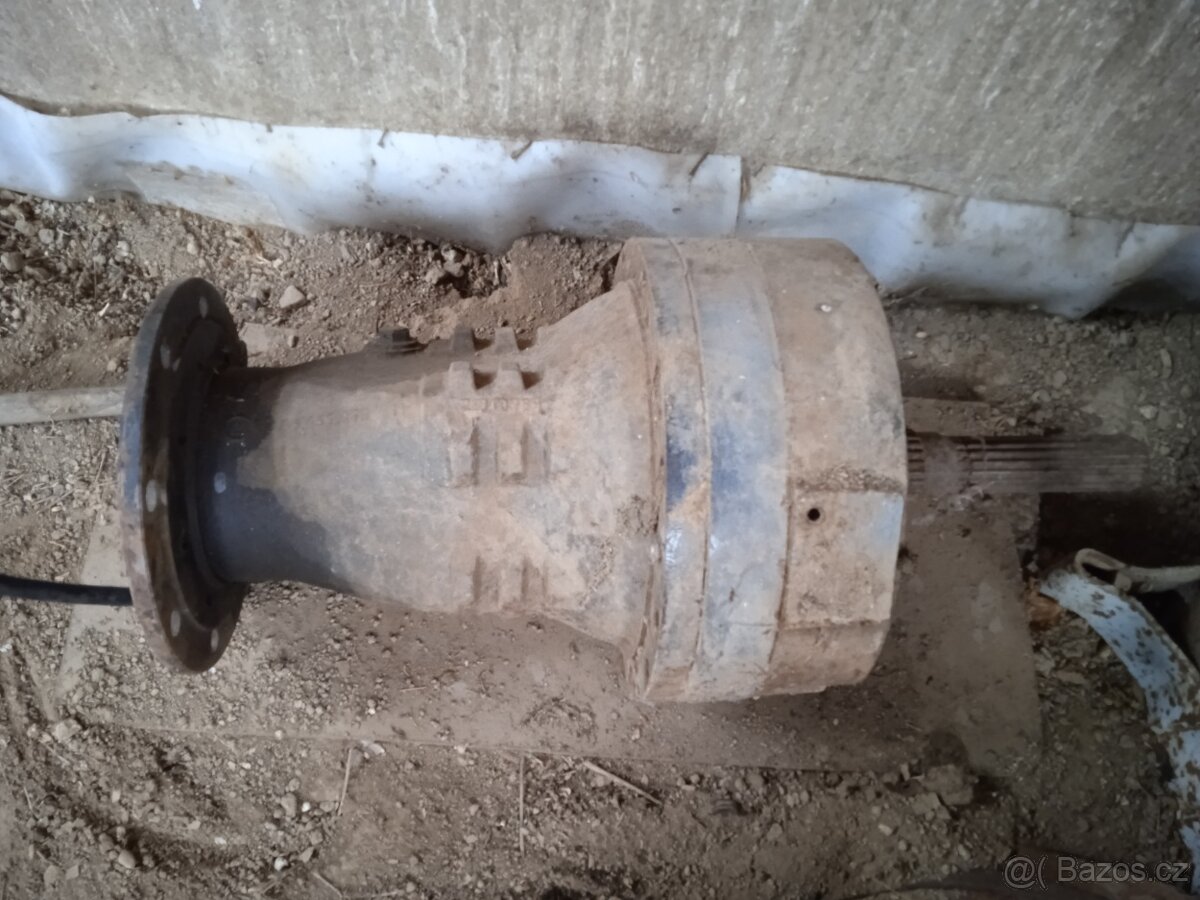 rozvaděč pístnice portál Zetor Crystal - 9