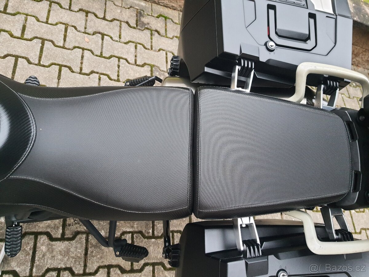 Triumph Tiger 800 XRT - SUPER STAV + VÝBAVA - 9