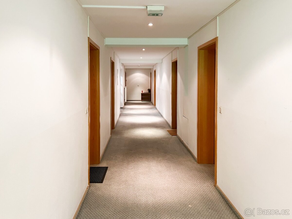 Prodej bytu 2+kk s garážovým stáním - 9
