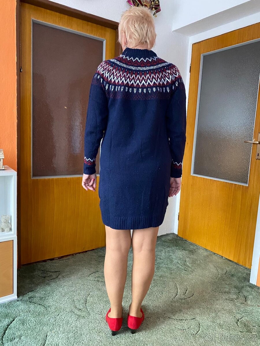 Šaty plesové a zimní - 9