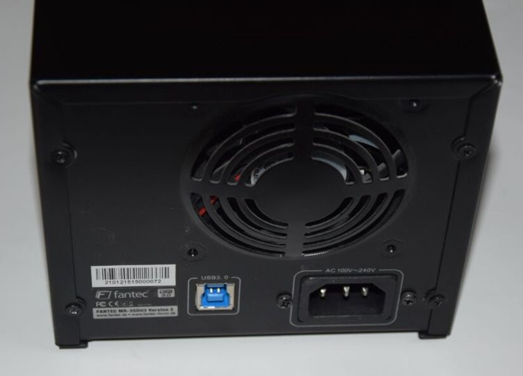 HDD externí box pro 2x 3,5´ SATA přes USB 3,0 - 9