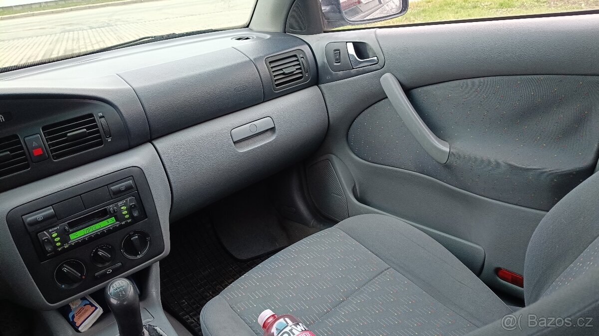 Škoda Octavia 1 1.6mpi 75kw - 9