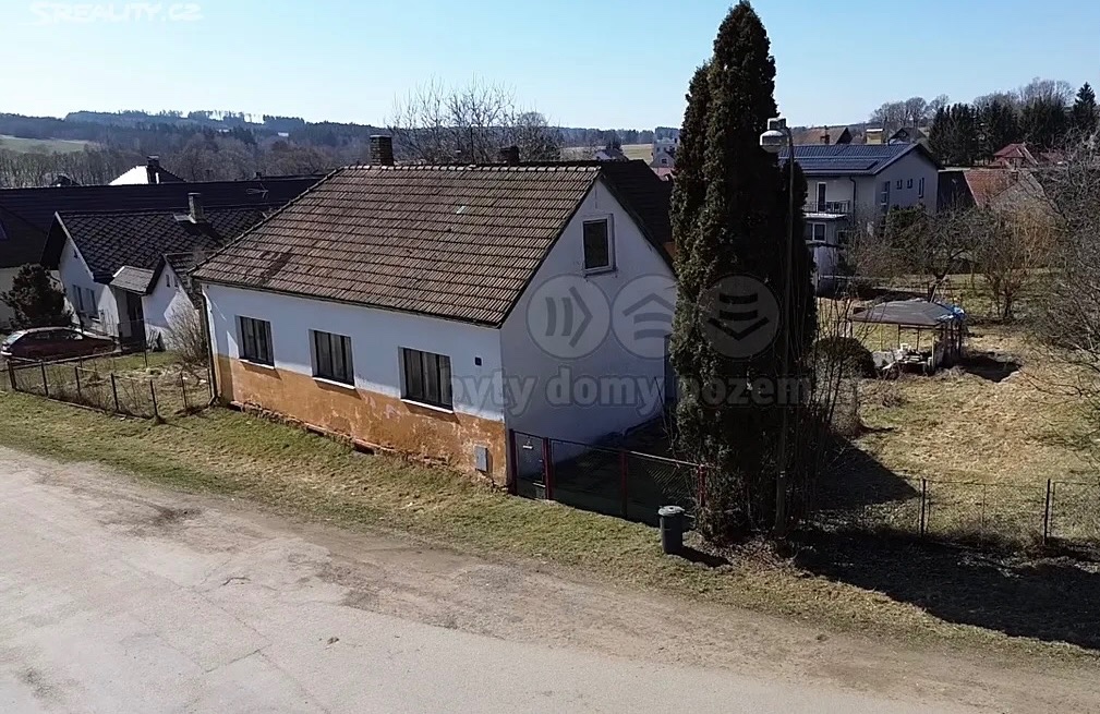 Rodinný dům k rekonstrukci - 9