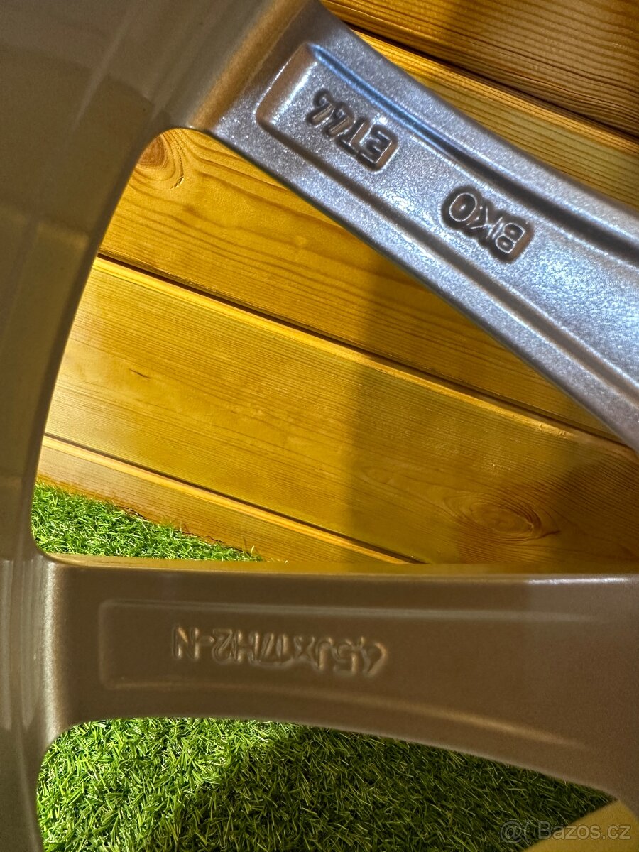 NOVÁ ORIIGINÁLNÍ SADA MERCEDES CLA - 9