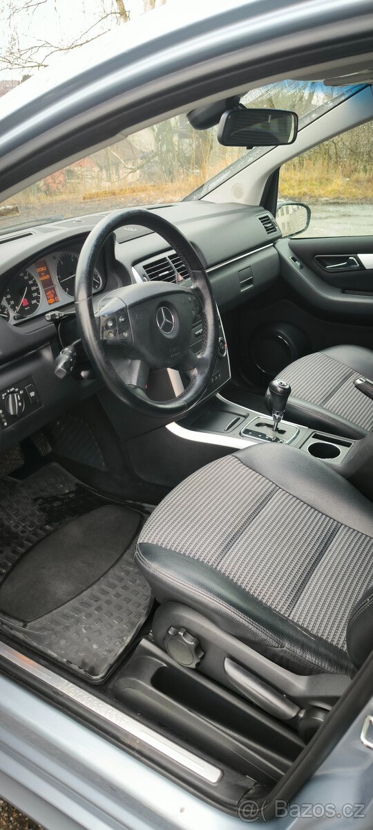 Mercedes-Benz Třídy B 180 CDI - 9