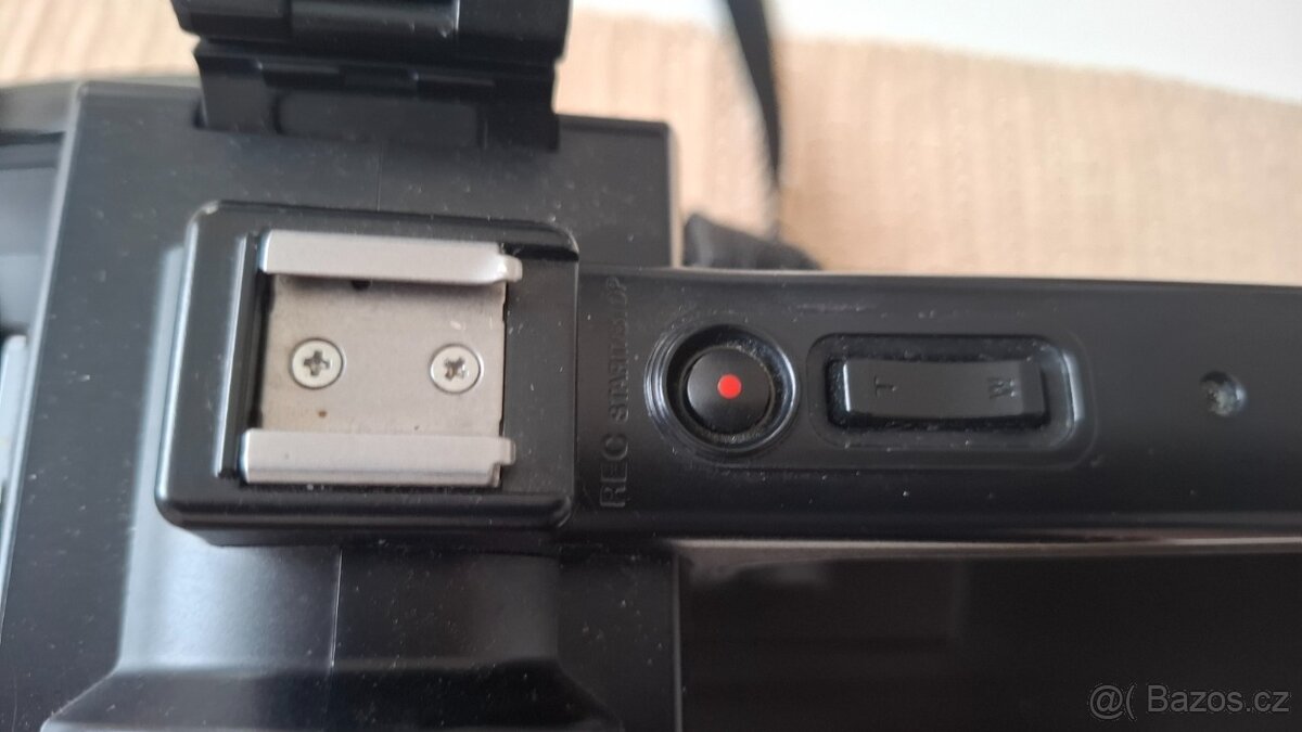 Sony HXR-MC2000 - 9