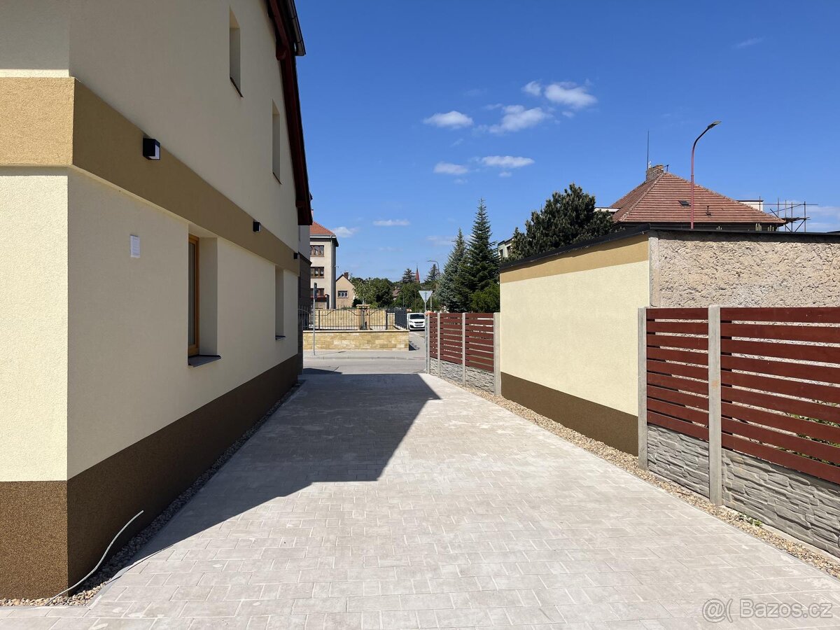 Prodej RD po kompletní reko. dvě bytové jednotky zahrada 710 - 9