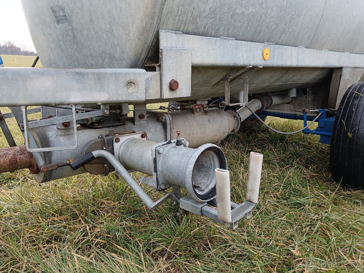 Nasávací Fekál / Cisterna / Nádrž na vodu / Lejta, 6m3 - 9