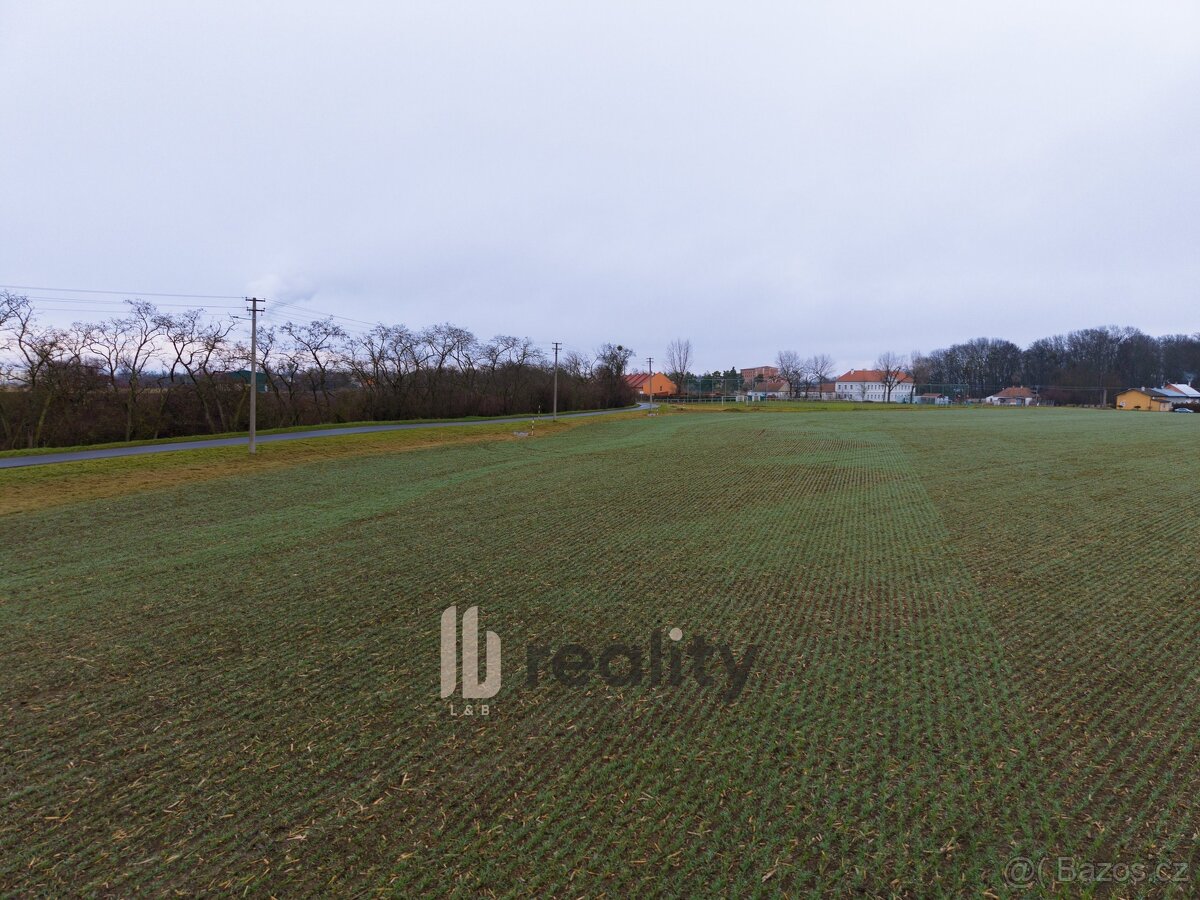 Prodej stavebního pozemku 748 m², Pohořelice, ev.č. 00049 - 9