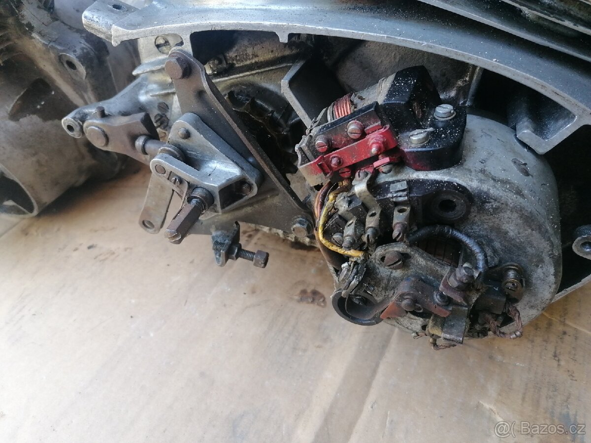 Jawa pérák Zbrojovka, komunista - 9