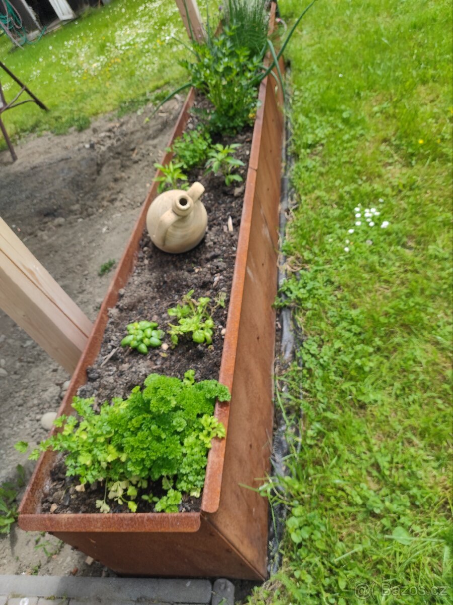 Vyvýšený záhon - 9