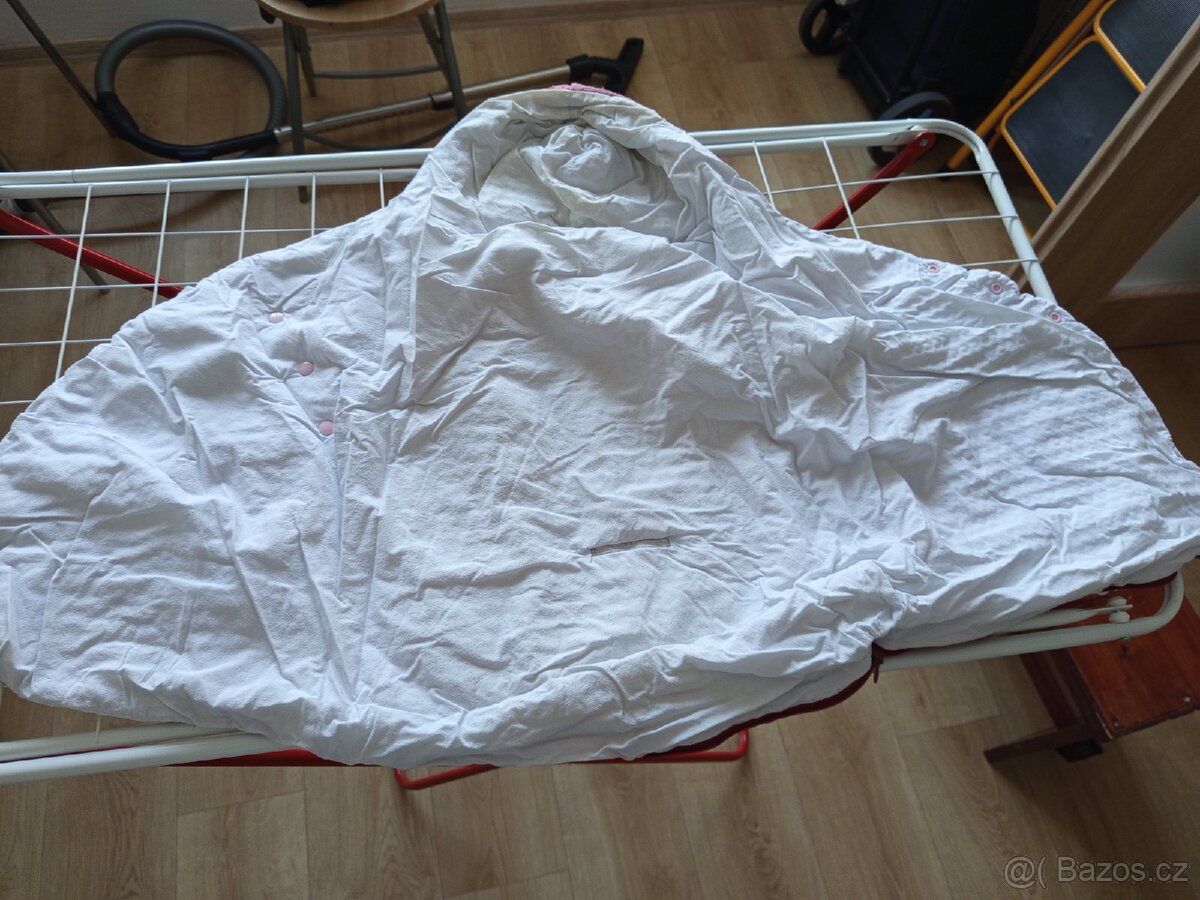 Taška,zavinovačky,spací pytle,povlečení,mantinel - 9