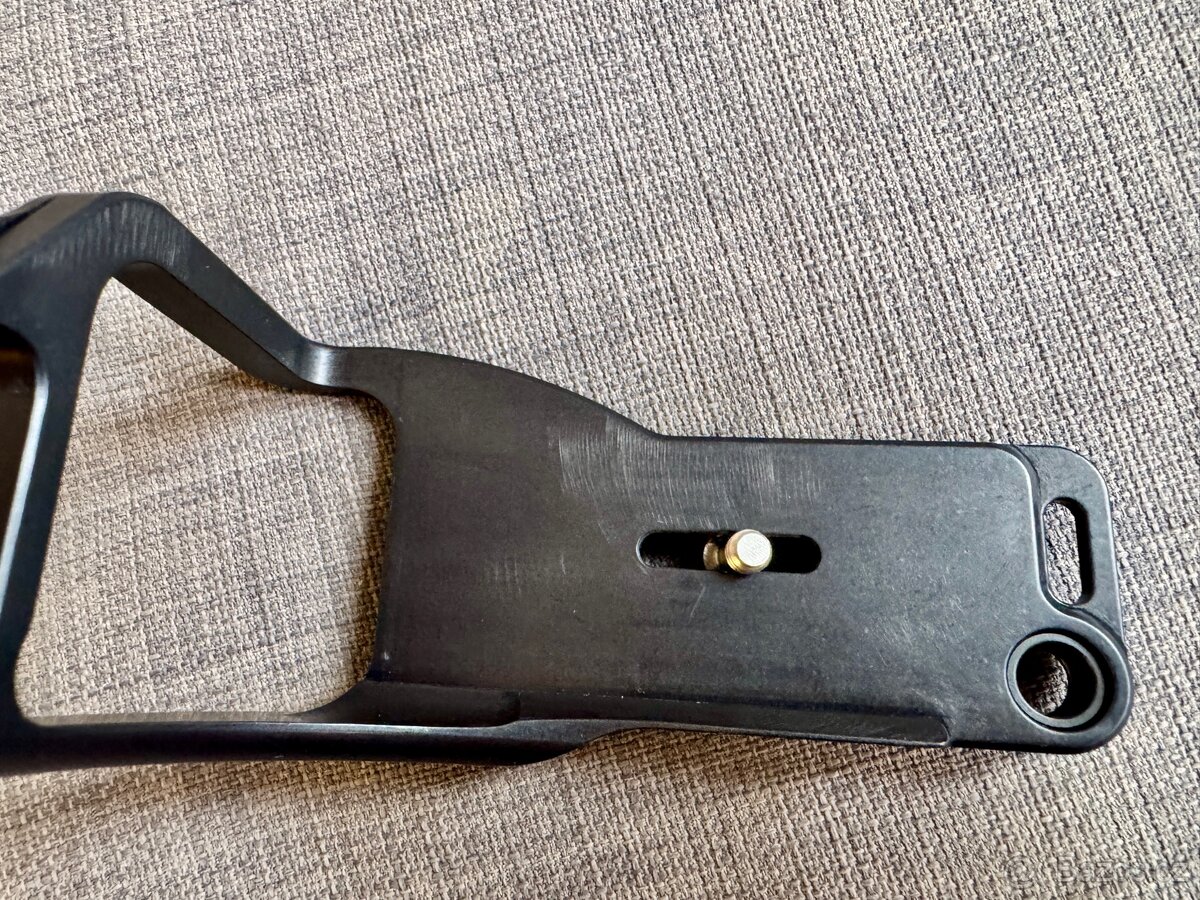 Fuji GFX 100ii Battery Grip + L Plate - 9